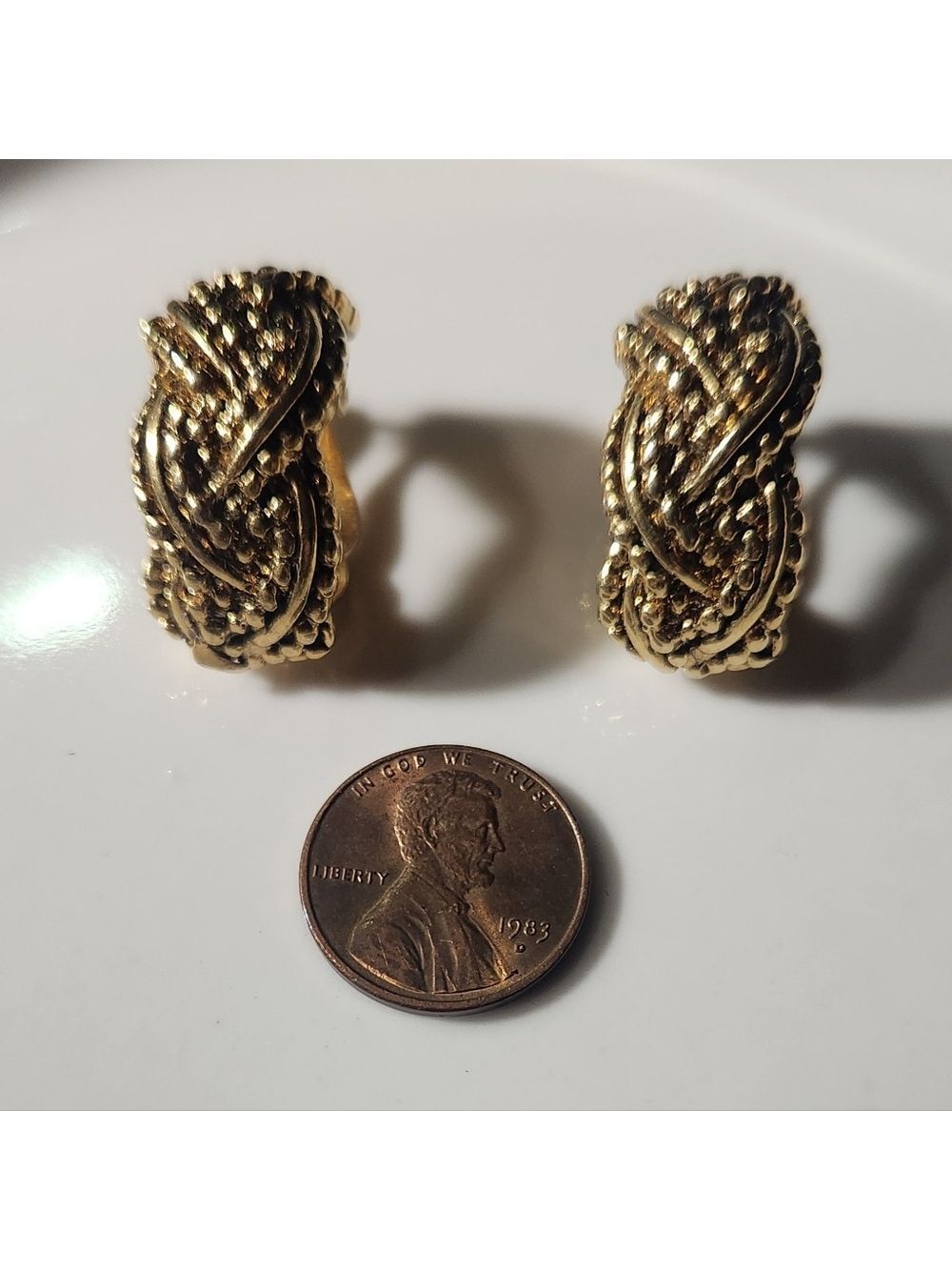 Erwin Pearl Gold Tone Woven Clip On Hoop Earrings Vintage Designer - Picture 6 of 9